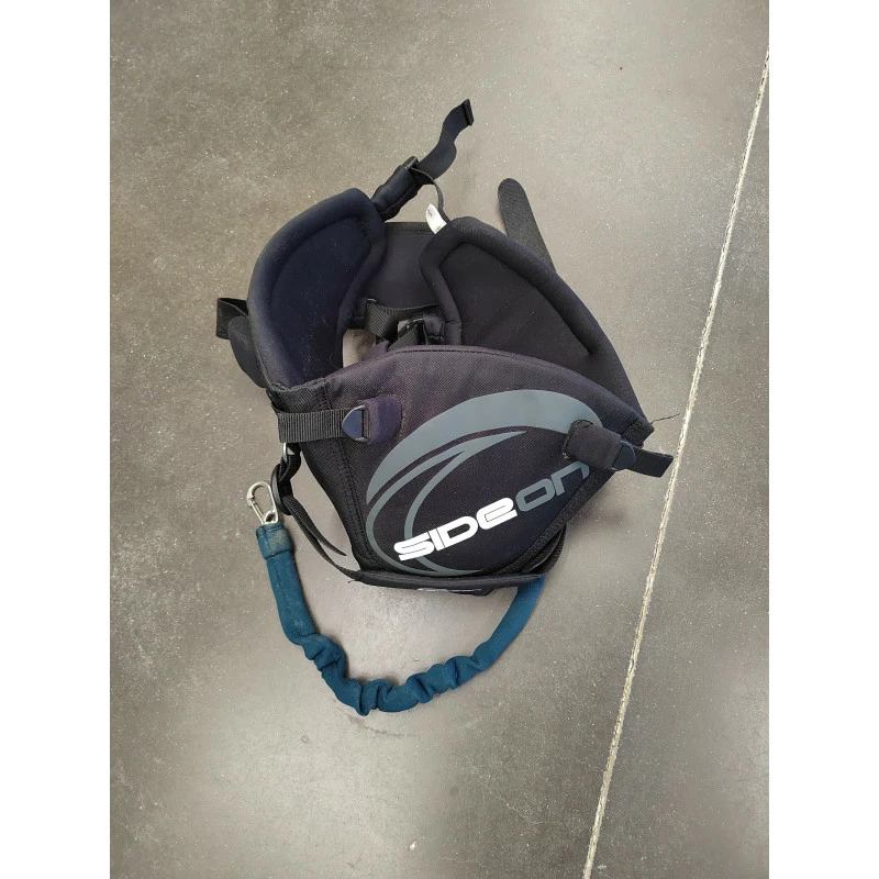 Pack Kitesurf Occasion Bandit XIII 11m² + Barre Linx + Harnais Culotte + Pads Vario + Planche Select + Pompe (DV LIBERO ROMANE) 4 Pack Kitesurf Occasion Bandit XIII 11m² + Barre Linx + Harnais Culotte + Pads Vario + Planche Select + Pompe (DV LIBERO ROMANE) – Image 4